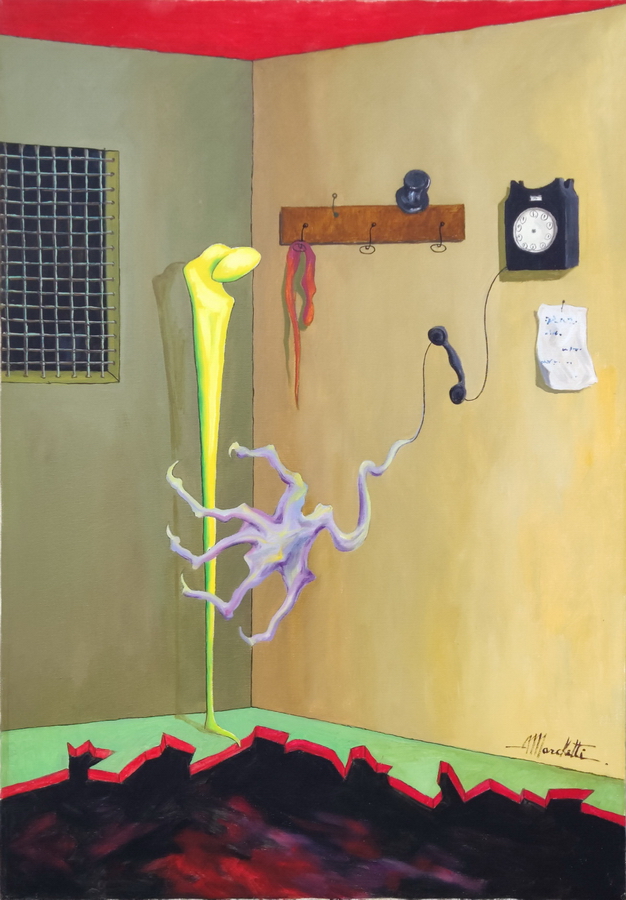 Angelo Marchetti, "Senza titolo", olio su tela, cm 100x70. Interno surreale con calla gialla, forma aracnea viola e telefono a parete. 